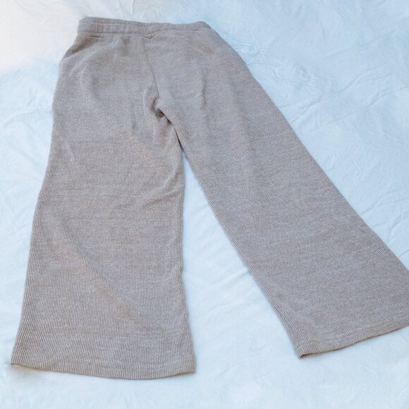 High-waisted, flare, lounge pants with elastic waist, drawstring and pockets - Picture 2 of 3